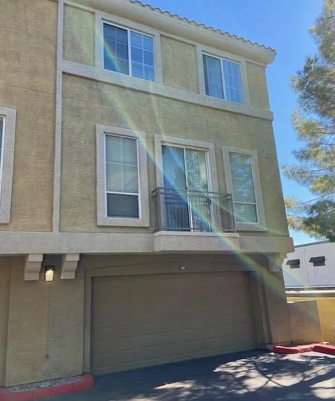 garge view back