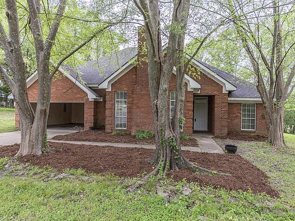 2nd image of 211 Apache Dr