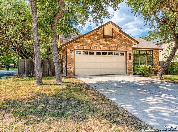 3rd image of 2611 Sky Dale Dr