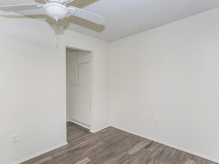 Del Amo Apartment Homes — Photo 15