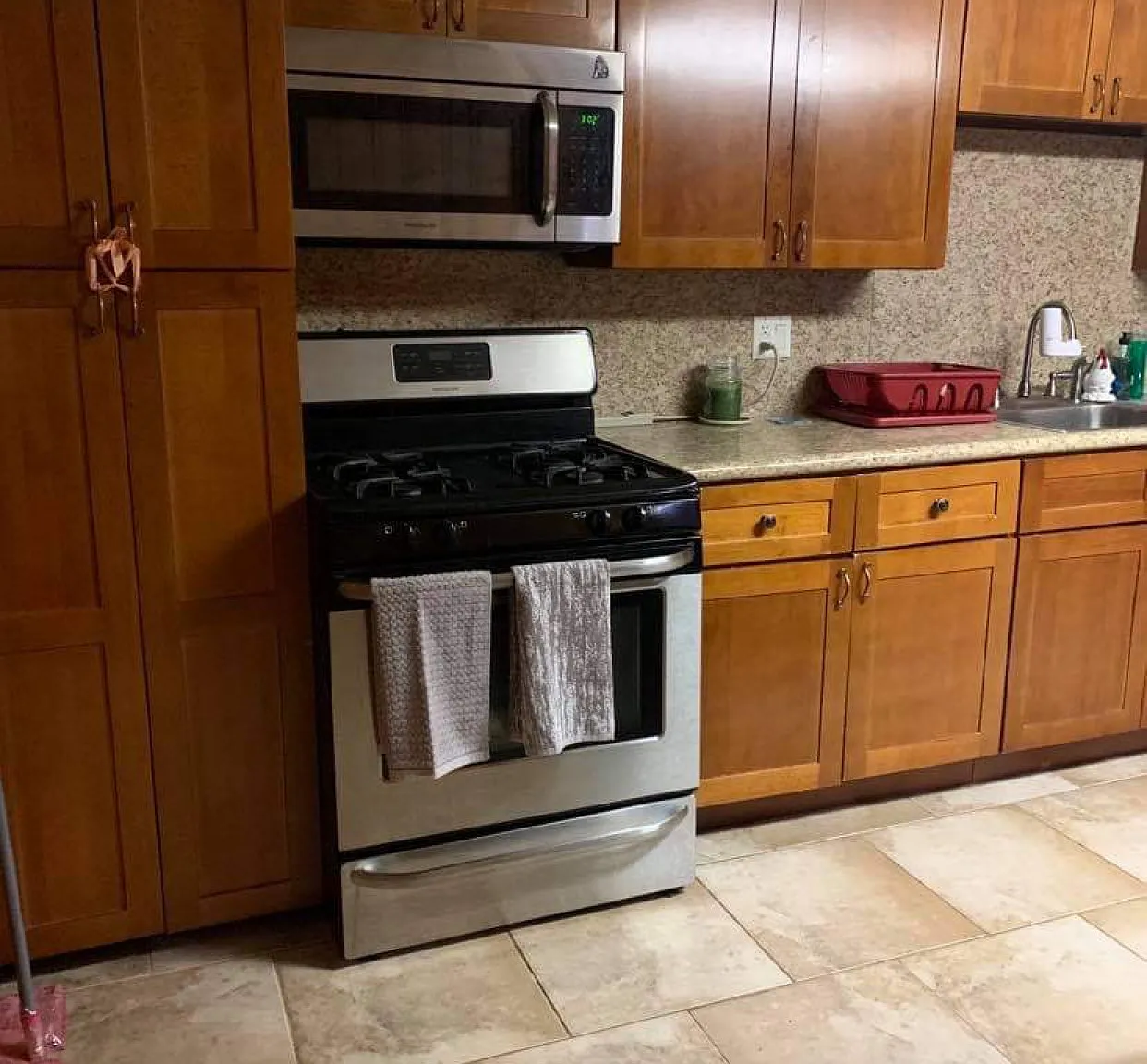 217 Hunter Ave — Photo 3