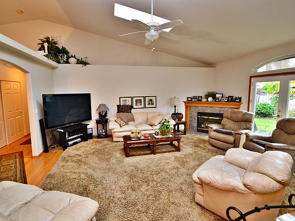 4th image of 1401 23rd Street Pl NW