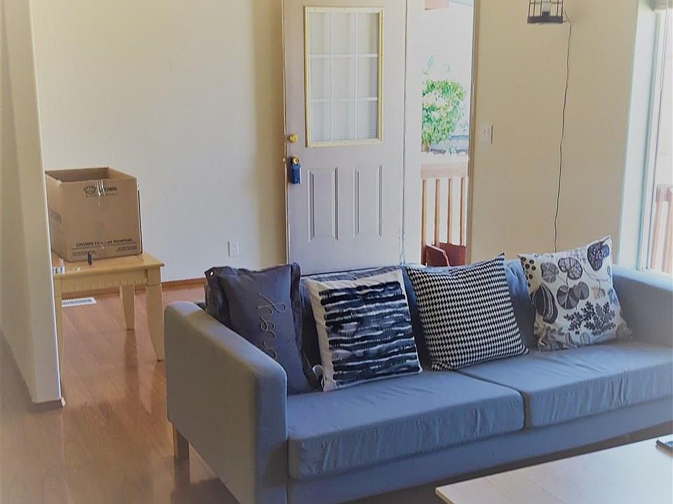 2nd image of 802 SE Kingwood Ave