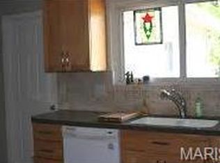 2695 Mockingbird Ln, Florissant, MO