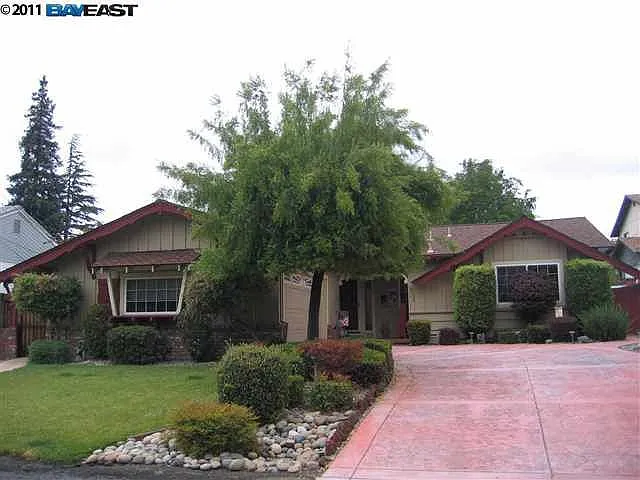 4532 Paradise Knls photo 1