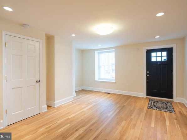 110 Roxborough Ave