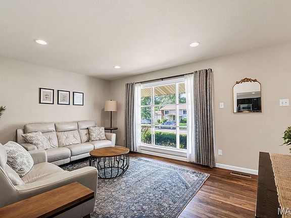 4th image of 406 Palermo Dr