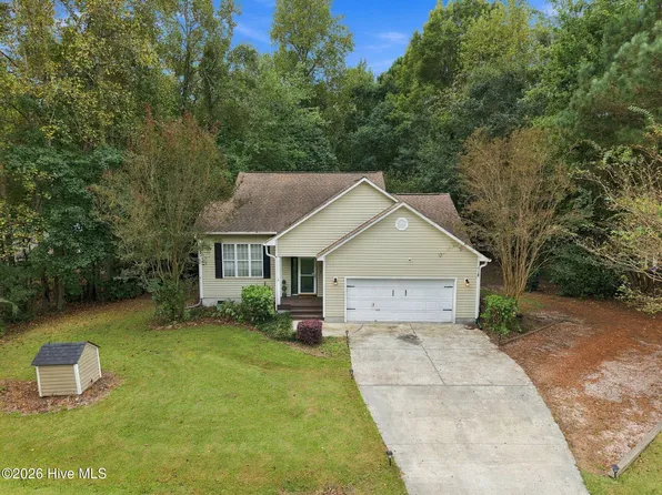 118 Rolling Hill Dr, Swansboro, NC 28584