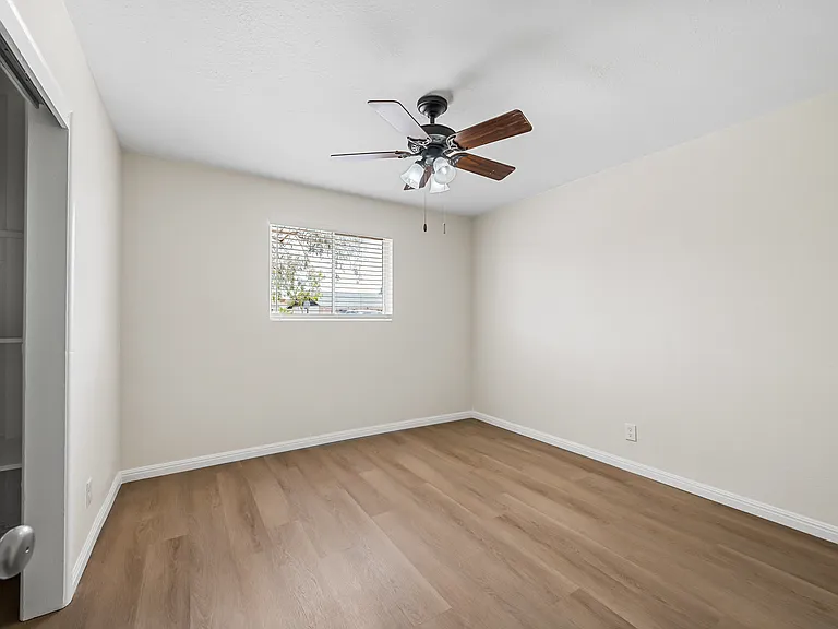 5924 W Seldon Ln — Photo 26