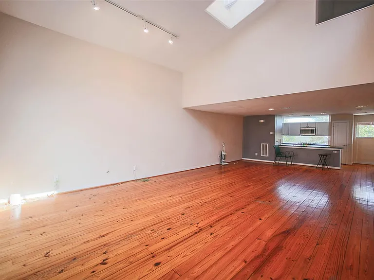 6913 Yellowstone Way Dr — Photo 13