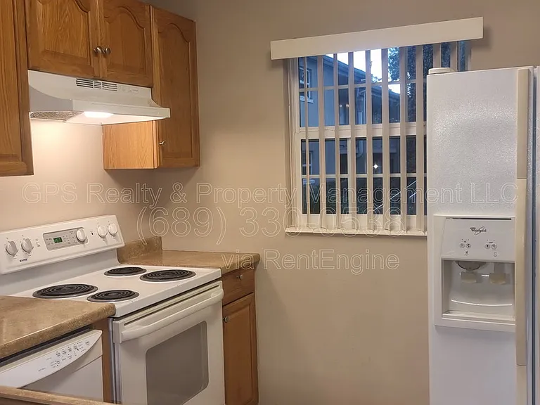 2500 Lee Rd #103 — Photo 7