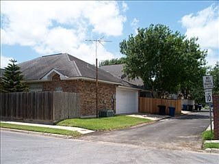 2nd image of 400 Canary Ave