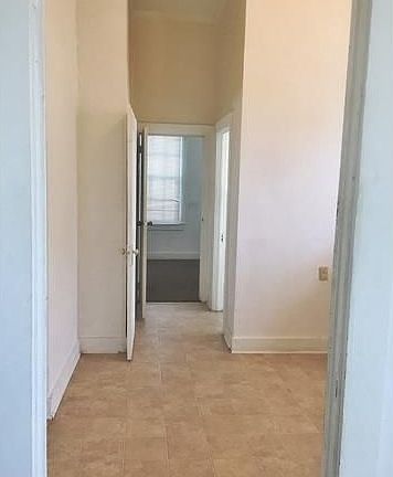 4th image of 934 Verret St