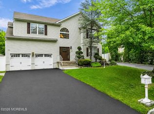 26 Carrington Ct, Old Bridge, NJ 08857