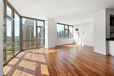 Rented by R New York