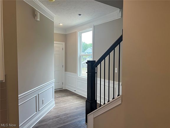 3rd image of 792 N Parkside Dr