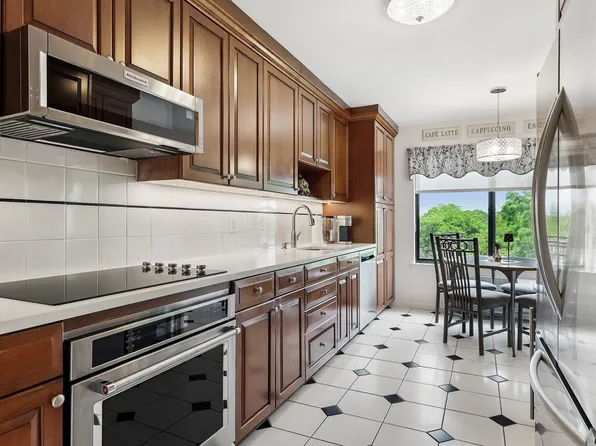 400 High Point Drive #403, Hartsdale, NY 10530