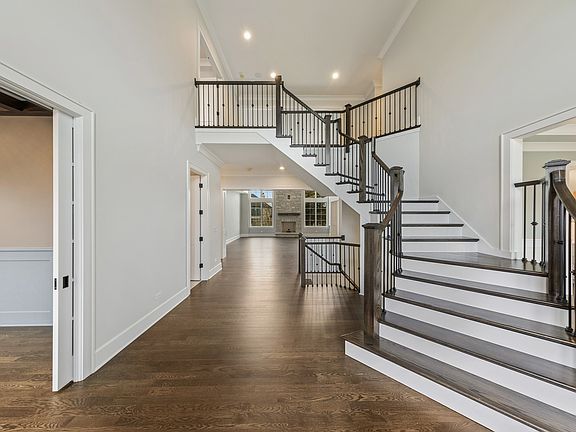 2nd image of 382 Highland Ct