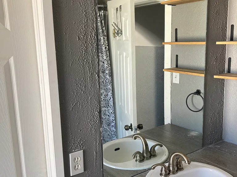 205 Cottonwood St — Photo 18