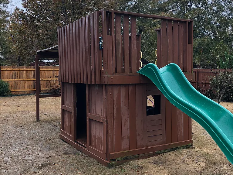215 Live Oaks Cir — Photo 34