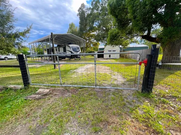 426 W Beaty Ave, Wewahitchka, FL 32465