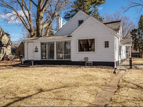2nd image of 3439 Latham St