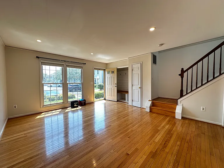 9799 Mock Orange Ct — Photo 5