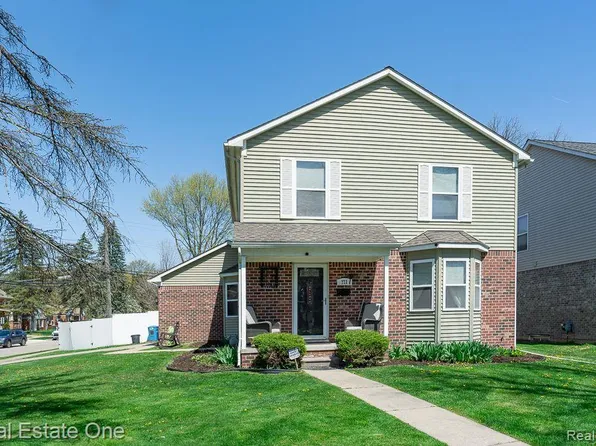 772 W Gardenia Ave, Madison Heights, MI 48071
