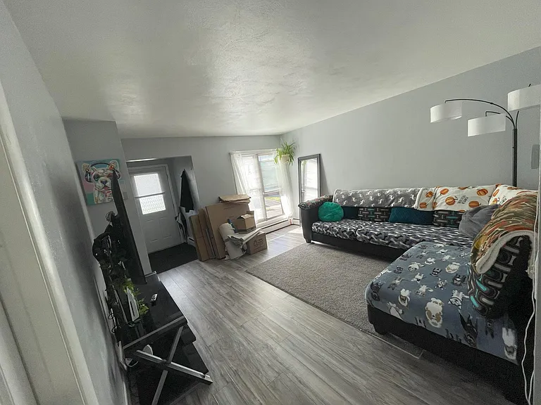 54 Colfax Ave — Photo 27