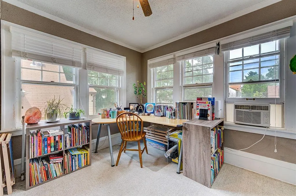 6 bed, 3461 sqft, $3,400 — Photo 3