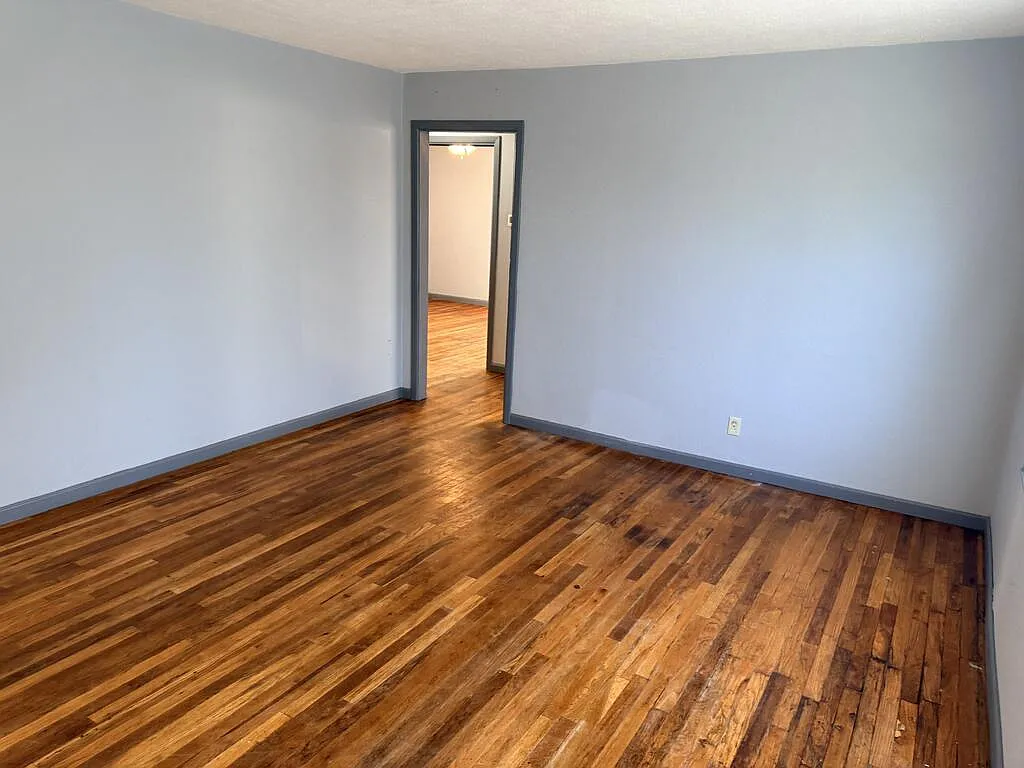 3 bed, 2.0 bath, 1796 sqft, $2,200 — Photo 4
