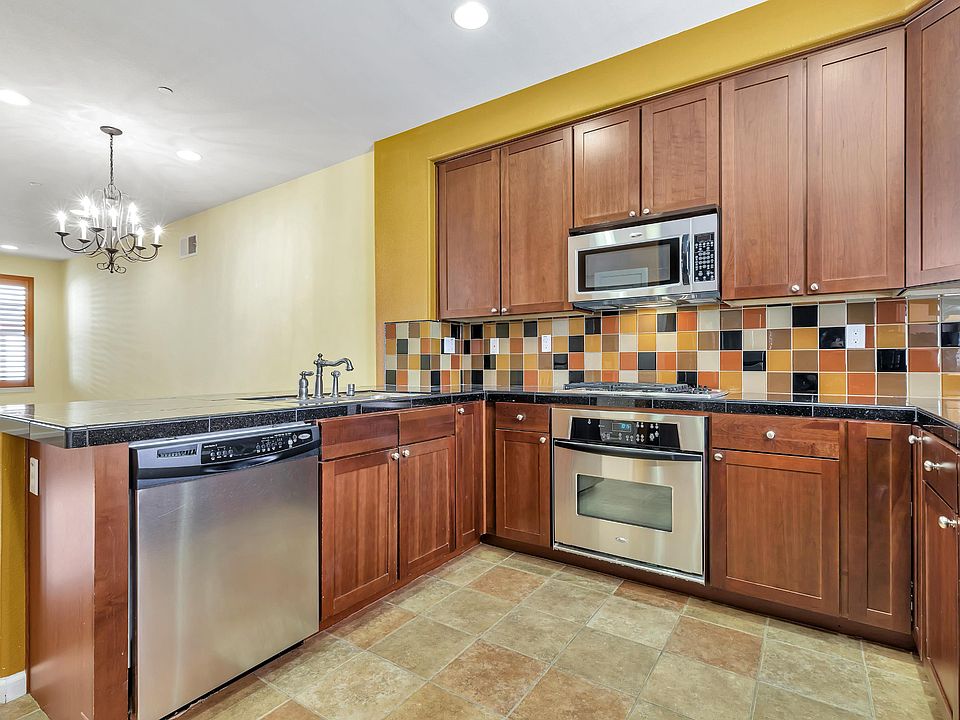 1st image of 484 Valley Oak Ter
