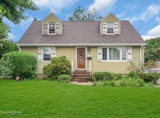 605 Jennings Ave, West Hempstead, NY 11552