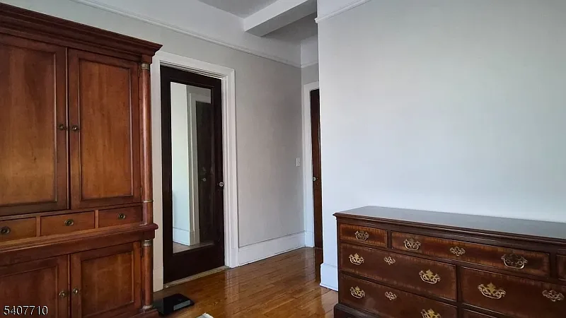 1 bed, 1.0 bath, $2,200 — Photo 4