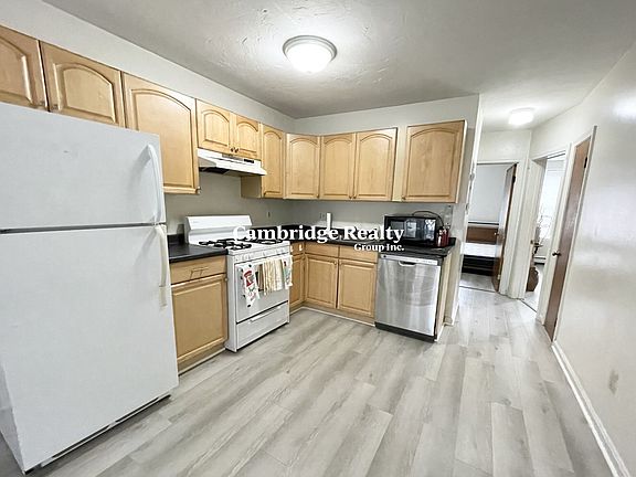 2nd image of 92 Hammond St #2T