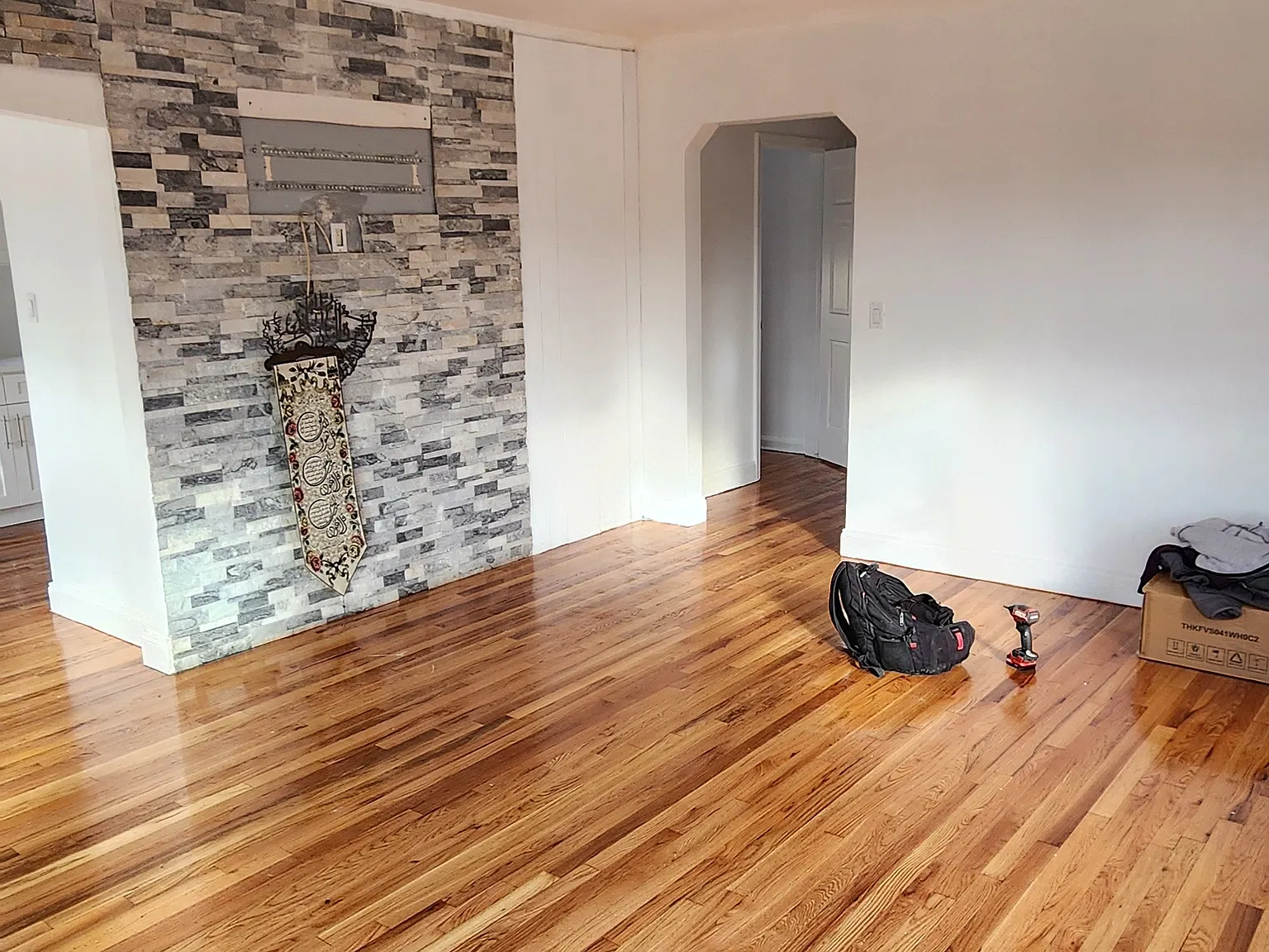 2 bed, 1000 sqft, $3,200 — Photo 2