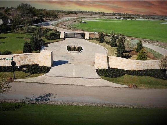 5th image of 1021 Waters Edge Dr