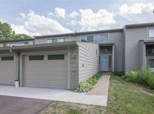 747 Skynob Dr, Ann Arbor, MI
