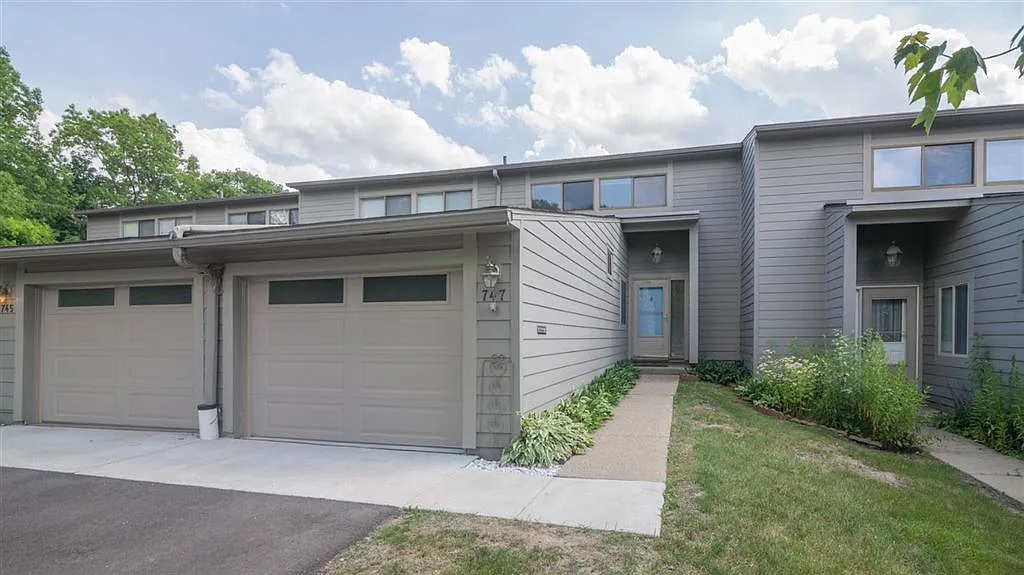 747 Skynob Dr photo 1