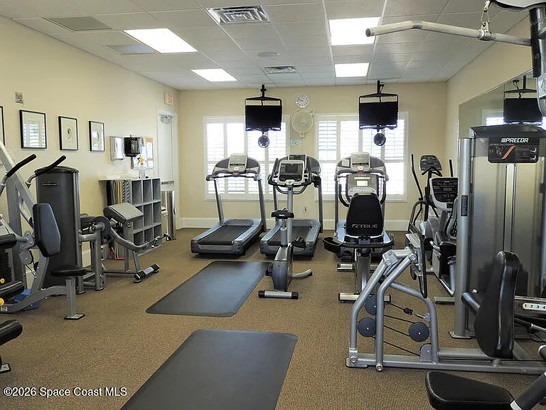 1610 Lago Mar Dr — Photo 36