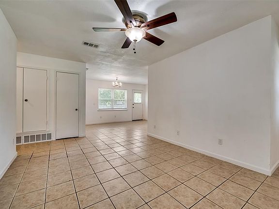 5th image of 1133 Pampa Dr