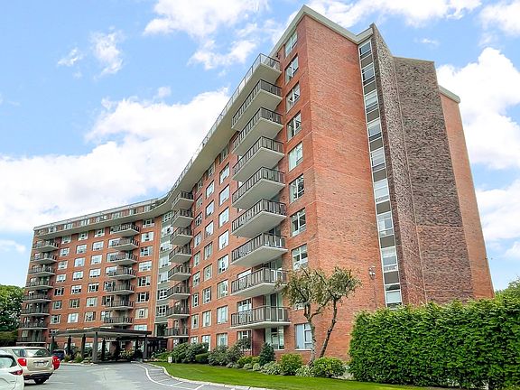 2nd image of 280 Boylston St APT 411