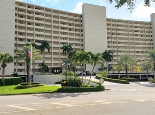 136 Lakeshore Dr APT 210, North Palm Beach, FL 33408