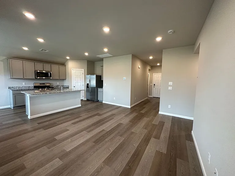 10516 SW 41st St — Photo 8