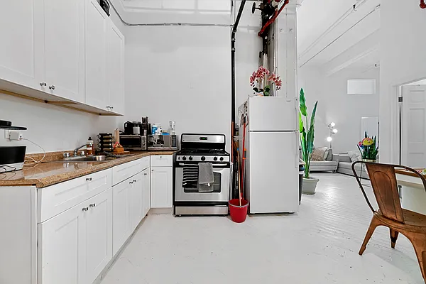 Rented by REAL New York | media 16