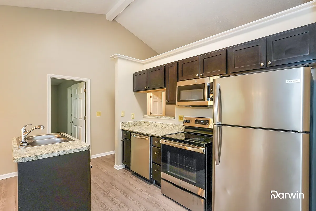 Building Photo - 605 N Stonegate Dr