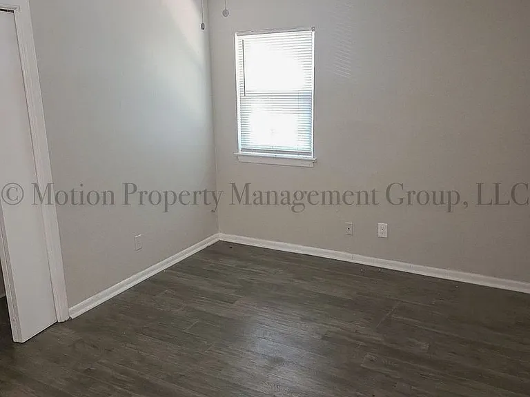 1595 Carlisle St NW — Photo 2