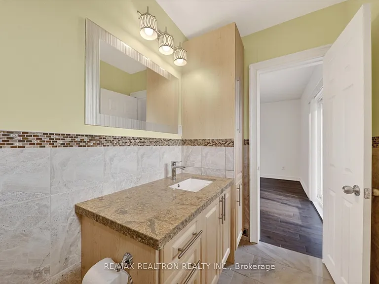 80 Waringstown Dr — Photo 15