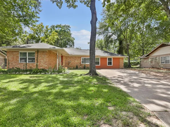 1711 N Thompson St, Conroe, TX 77301