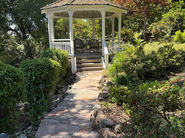 39 Orinda View Rd — Photo 10